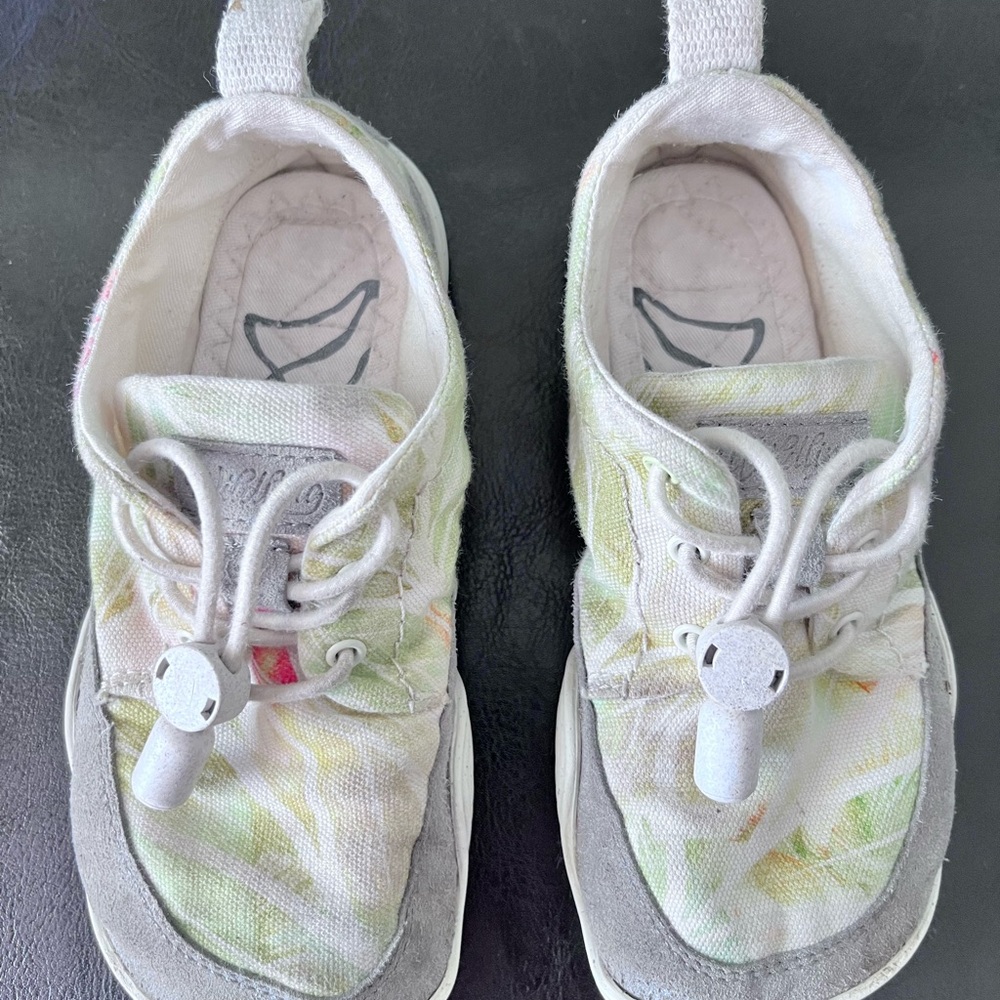 Kids Wildling Canvas Shoes with Leaf Pattern